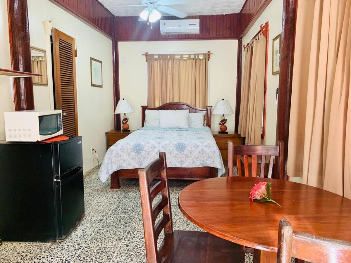 Fosters West Bay Resort Ngoại thất bức ảnh
