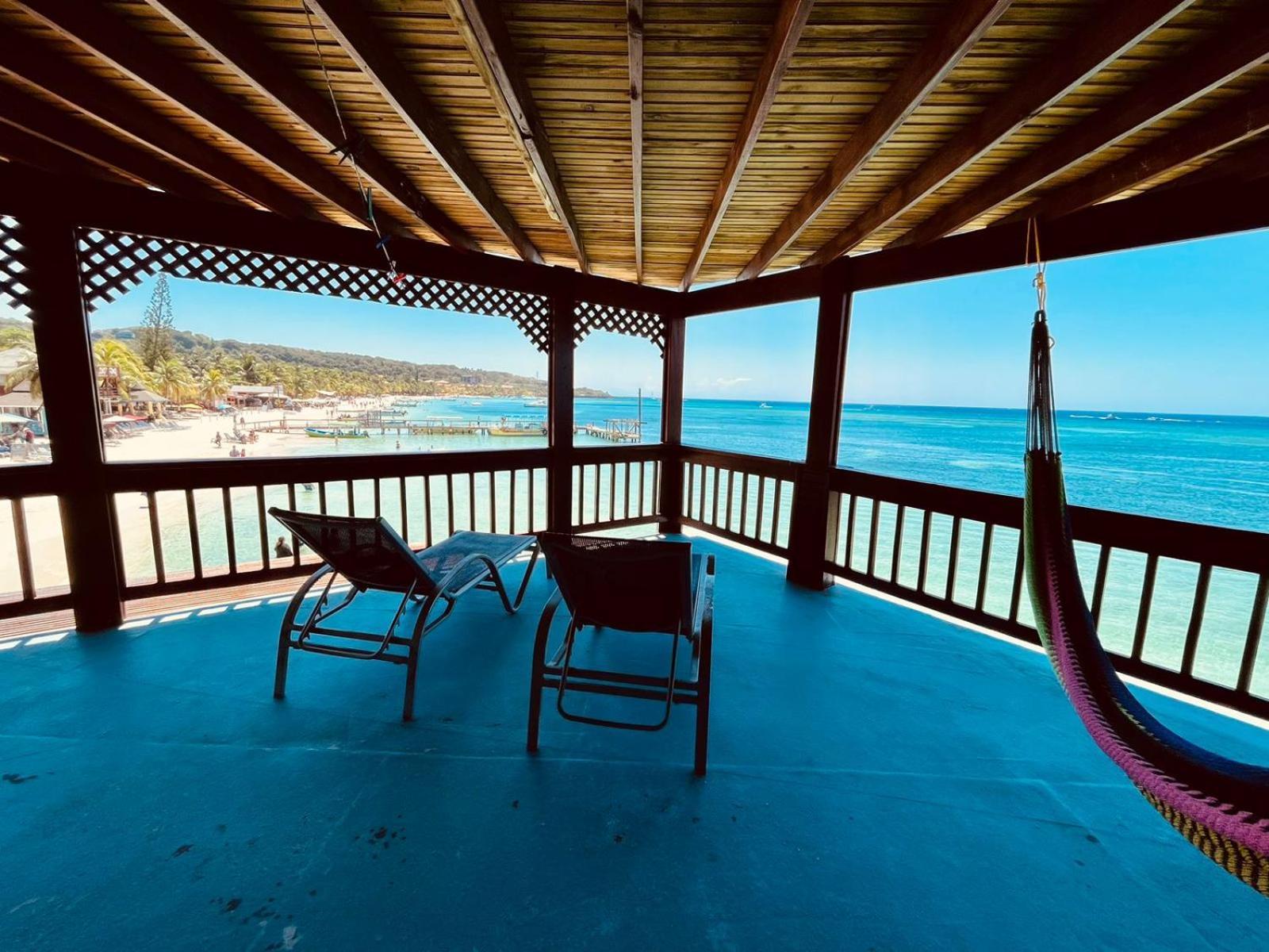 Fosters West Bay Resort Ngoại thất bức ảnh
