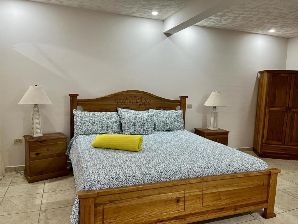 Fosters West Bay Resort Ngoại thất bức ảnh