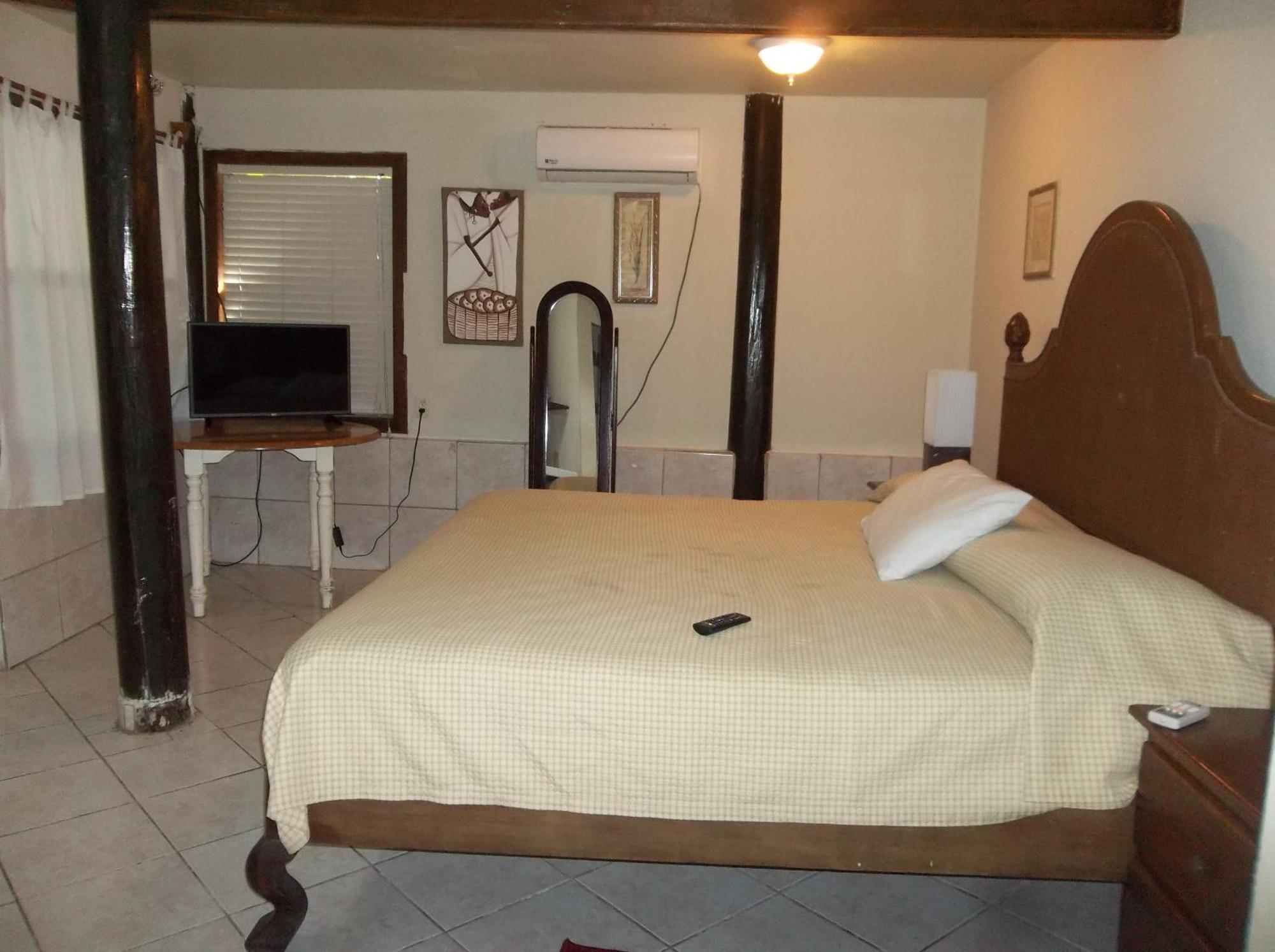 Fosters West Bay Resort Ngoại thất bức ảnh