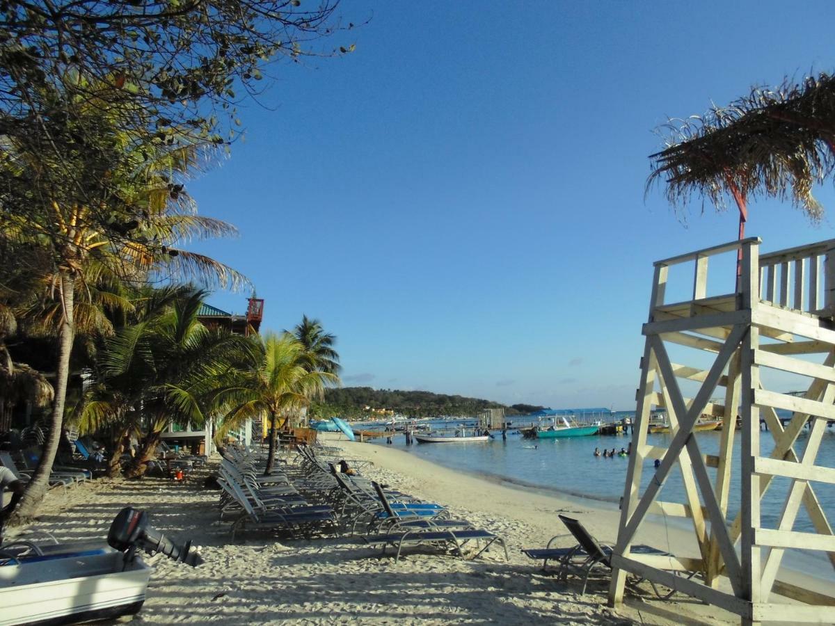 Fosters West Bay Resort Ngoại thất bức ảnh